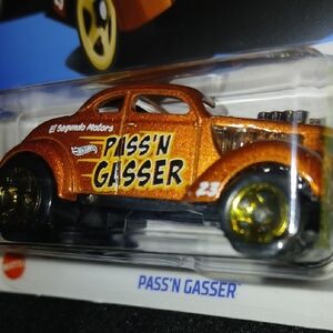 Mattel Hot Wheels Pass'n Gasser Toy Car - Orange and Gold